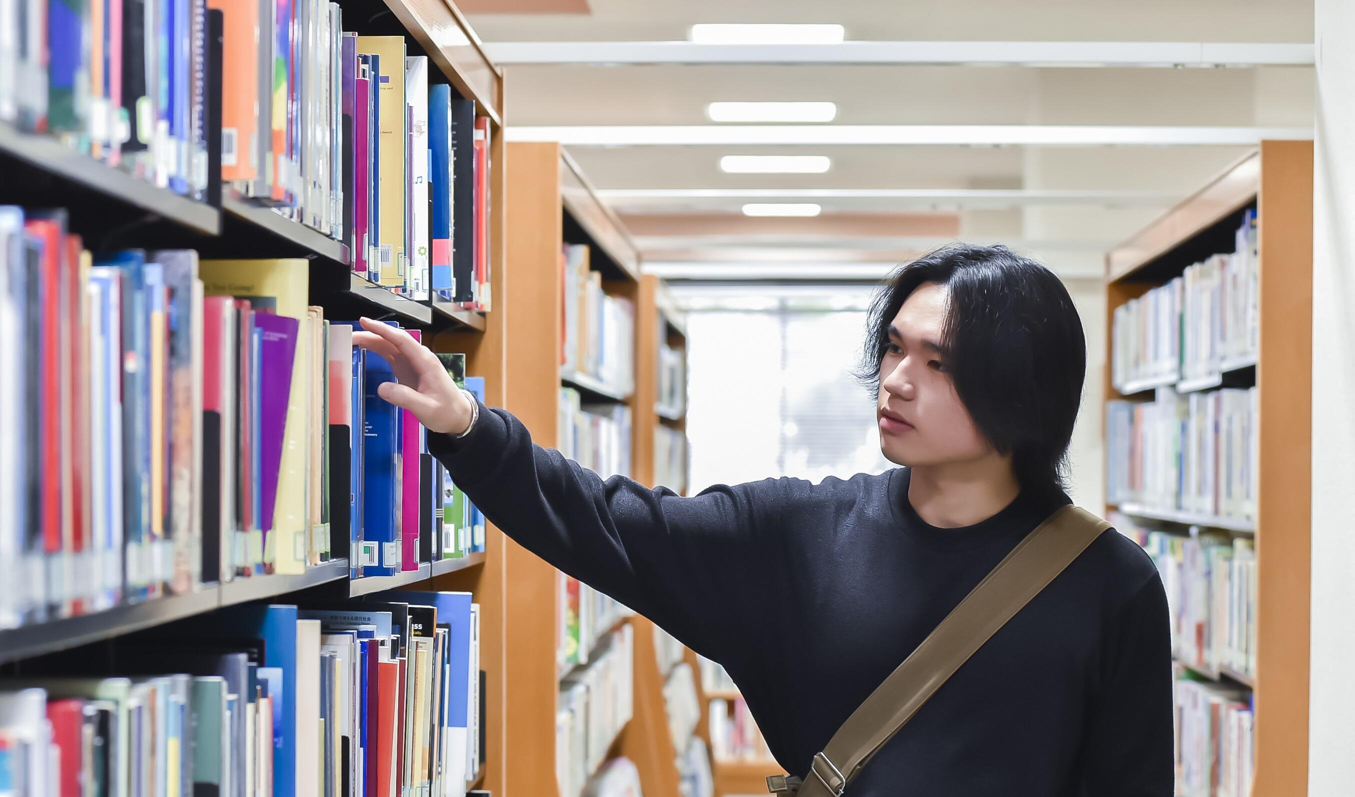 図書館の宮崎さん