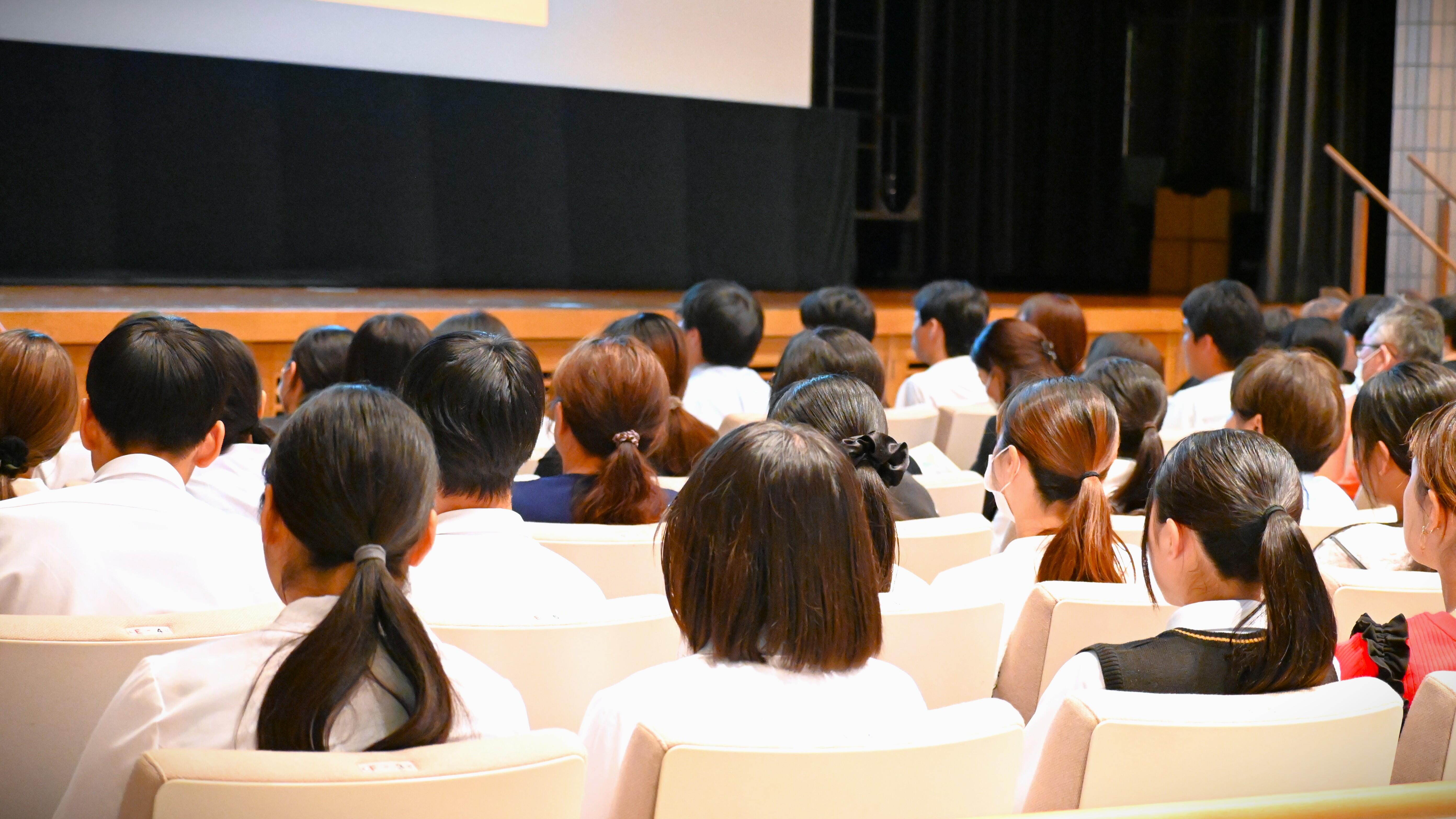 全体会（会場の様子）